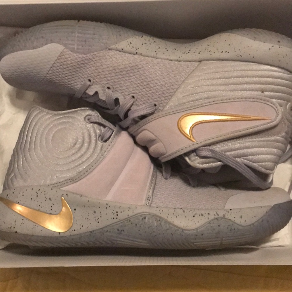 Kyrie 2’s
